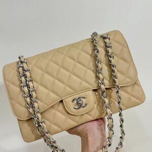 Classic CHANEL Bag: A Stylish and Versatile Choice for Elegance